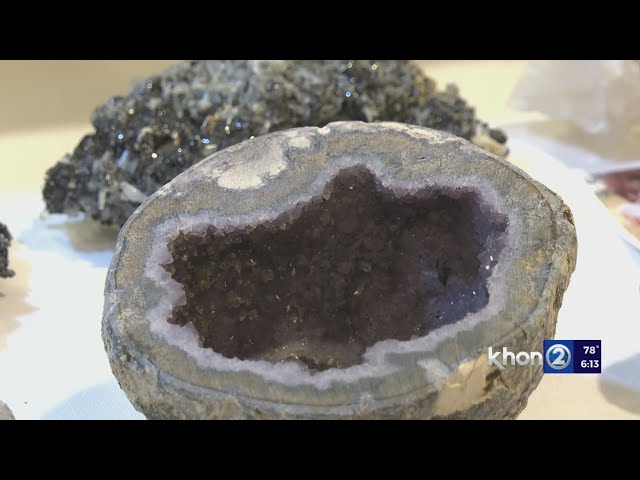 Rare display of Hawaii crystals, gems in spring showcase - YouTube