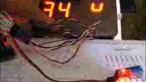 humidity and temperature with DHT11 using 7-segment LED from a broken wood brick clock