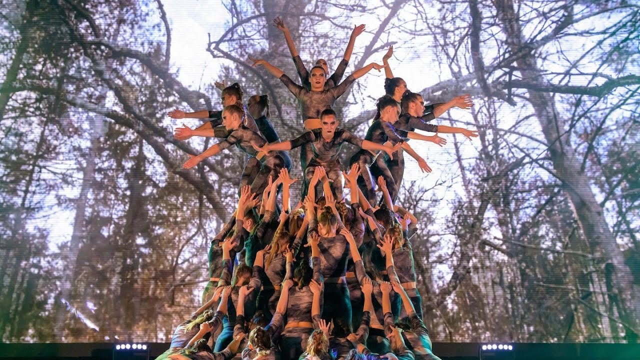 The Roots - Gold Seekers Showakrobatik