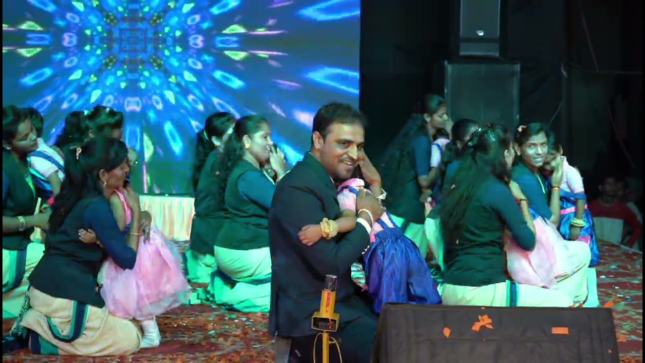 Shree Chhatrapati Vidhyasankul Annual Function 2024 Teacher With Student Dance Nr.K.G.(Marathi M.)