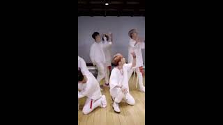 Download Lagu iKON - DIVE 'DONGHYUK FOCUS' DANCE PRACTICE VIDEO Download Lagu iKON - DIVE 'DONGHYUK FOCUS' DANCE PRACTICE VIDEO