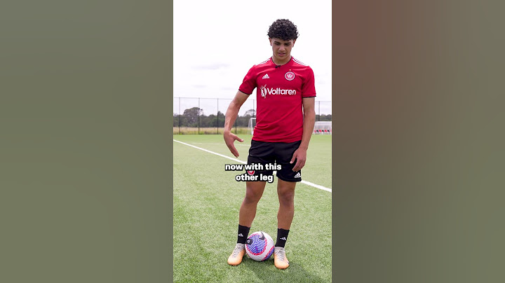 How to do a Rainbow Flick - Marcus Younis #soccer #football #footballskills #WSW #MarcusYounis