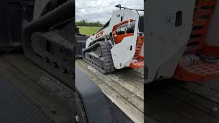 Grading a building pad with bobcat MT100 #bobcat #mt100 #miniskidsteer