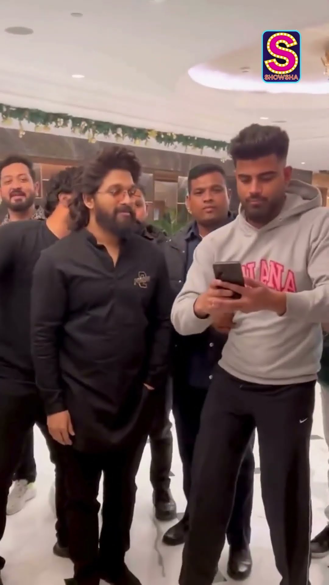 Allu Arjun Bringing The Swag Wherever He Goes! No Wonder Fans Can't Get Enough Of Him!  | N18S