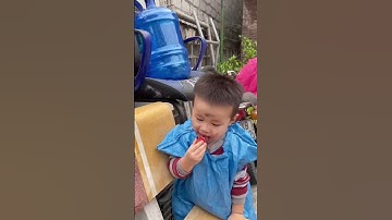 cậu bé ngu ngơ may mắn gặp được người anh tốt bụng 12 #shorts