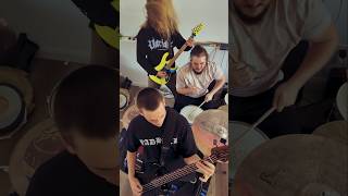 Some heavy, from us, to you 💪 #metal #riff #mastodon #kublaikhan #trivium