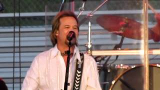 Travis Tritt - Put Some Drive in your Country (Live at Fun Fest 2012) chords