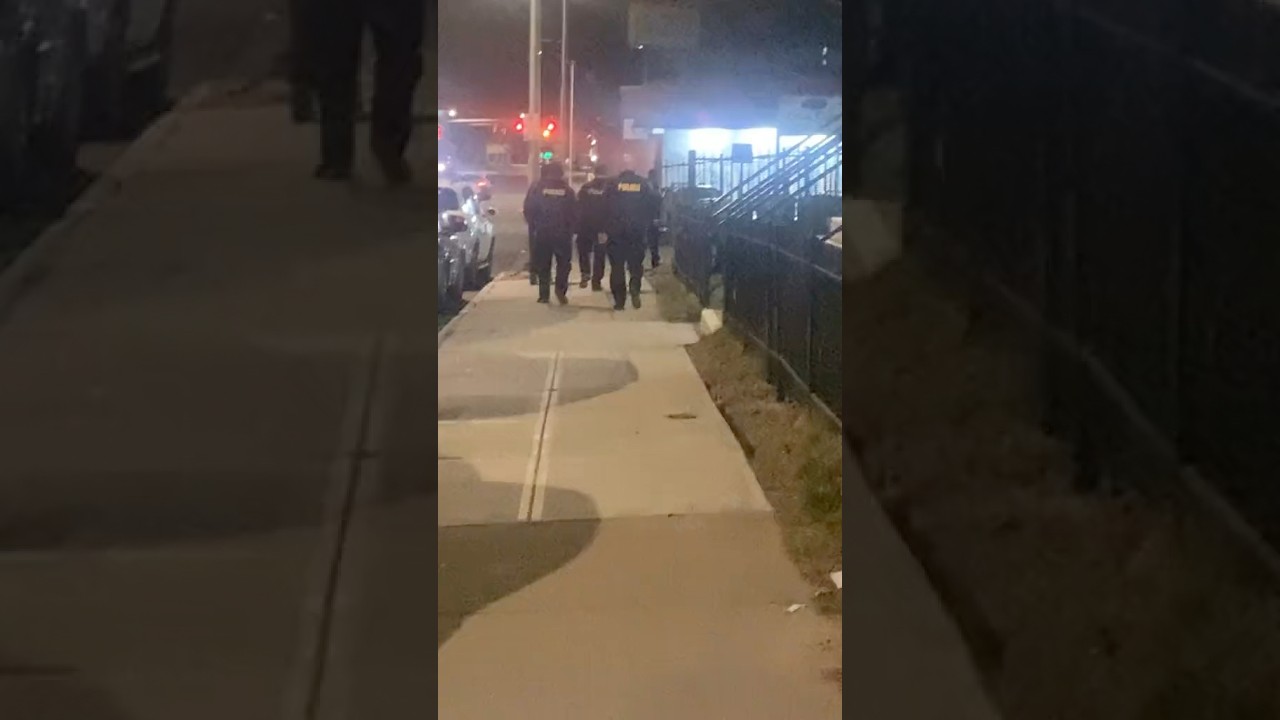 “Police Surround Apartment Building – Intense Footage!”