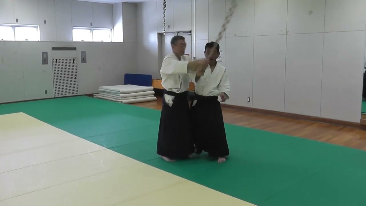 十字絡み、太刀取り：入り身投げ