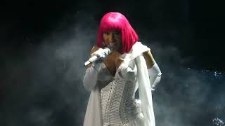 Nicki Minaj - "Fallin 4 U" (Live in Boston)