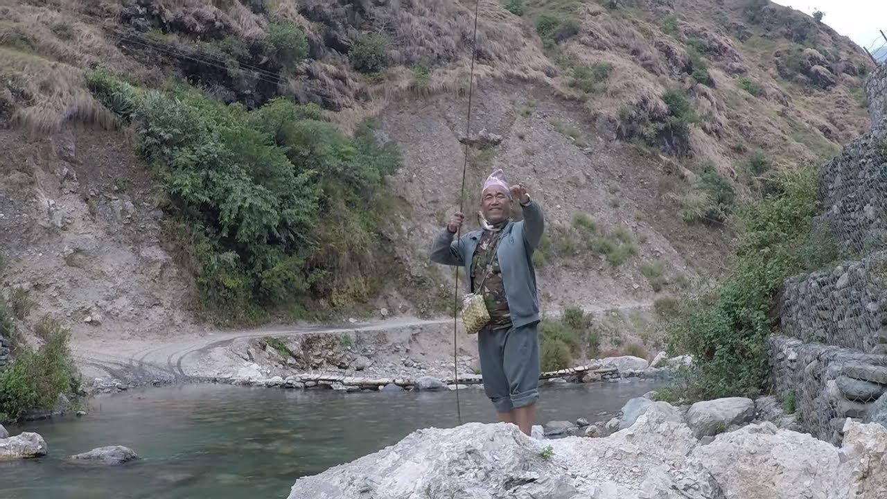 HIMALAYAN TROUT FISHING IN NEPAL !!! HOOK AND ROD !!! SMALL RIVER