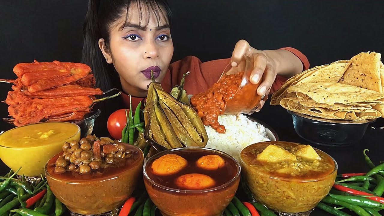 Eating asmr bhat Dal masala chana Matar nemona egg curry pakoda baigan fry papad chilli 🌶 mukbang 