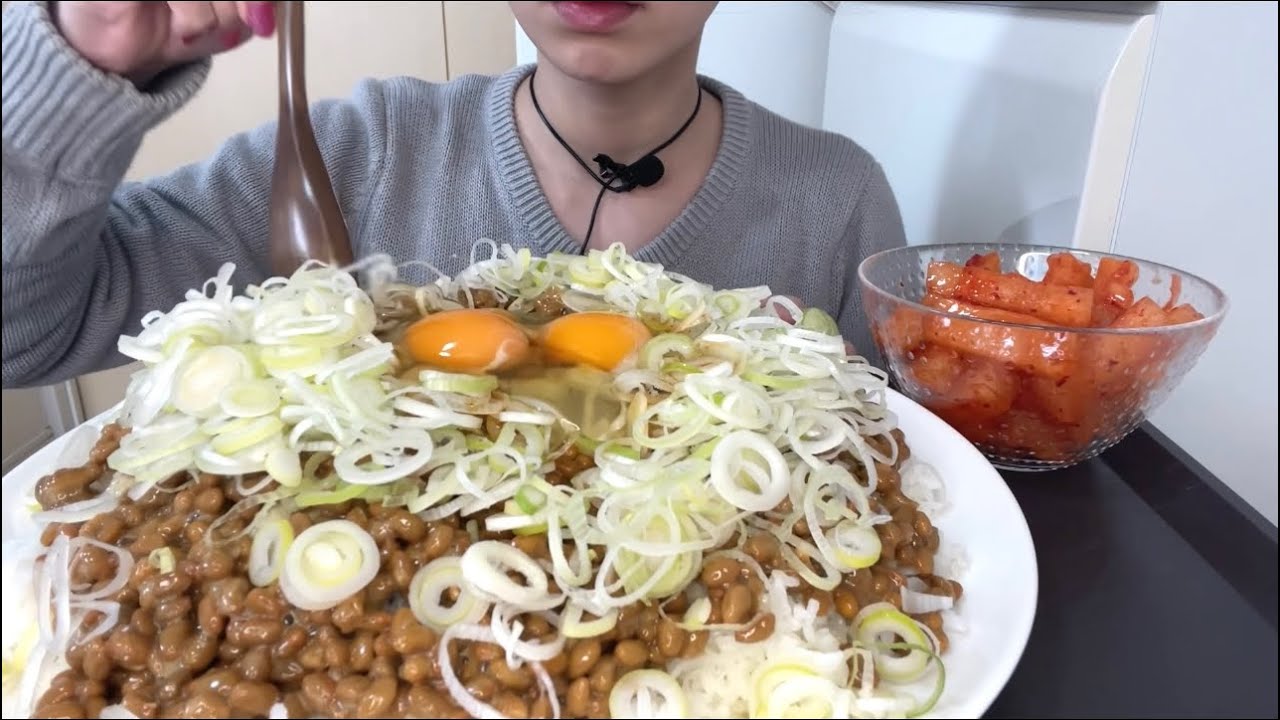【ASMR 咀嚼音】納豆卵マヨネーズご飯！Natto egg mayonnaise rice！낫토 계란 마요네즈 밥！