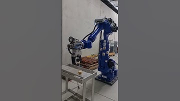 A robot pours a perfect Beer 😱🍺 #robot #automation #beer #craftbeer