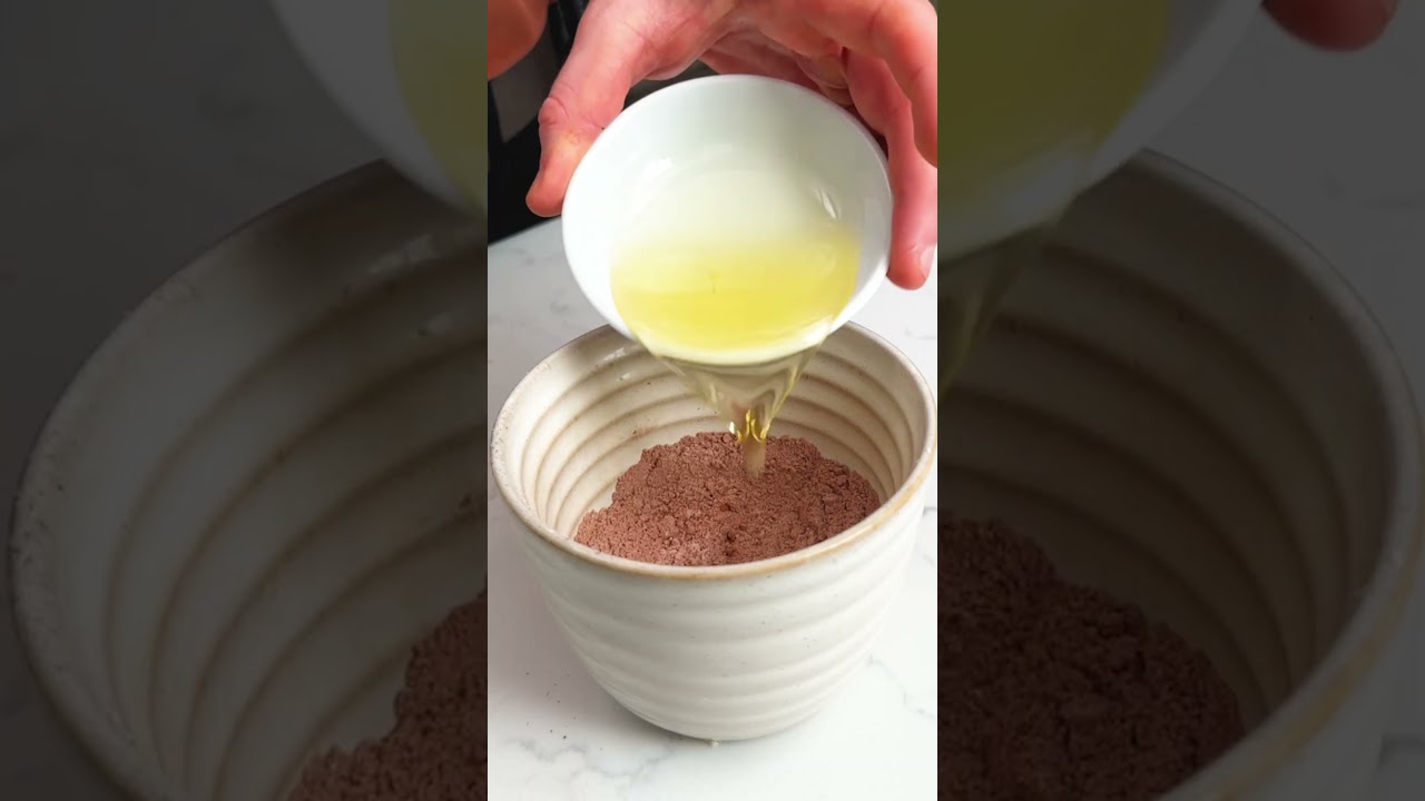 5 MINUTE CHOCOLATE MUG CAKE 💥