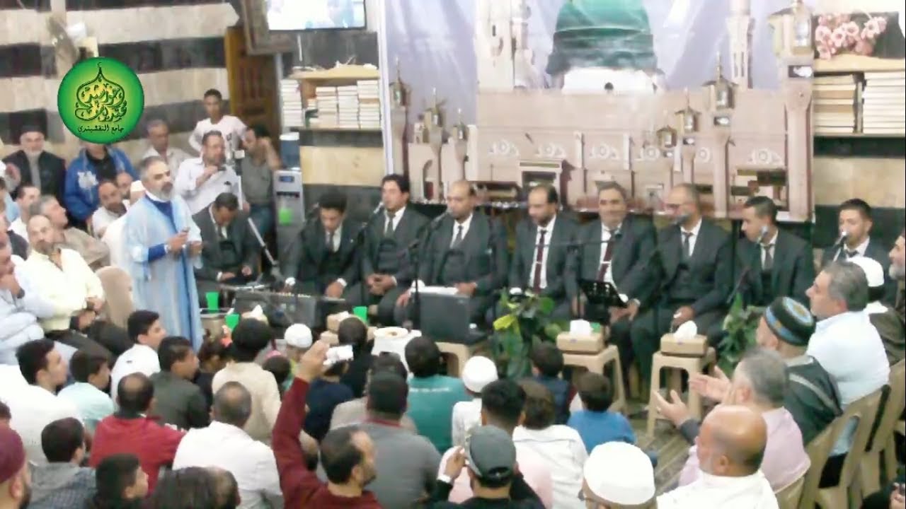 المنشد أبو بهجت أبو شعر ـ مع فرقة عباد الرحمن ( أسامة الرديني و محمد الخضري ) .