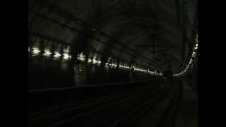 青函トンネル内竜飛海底駅にて　貨物列車通過のようす