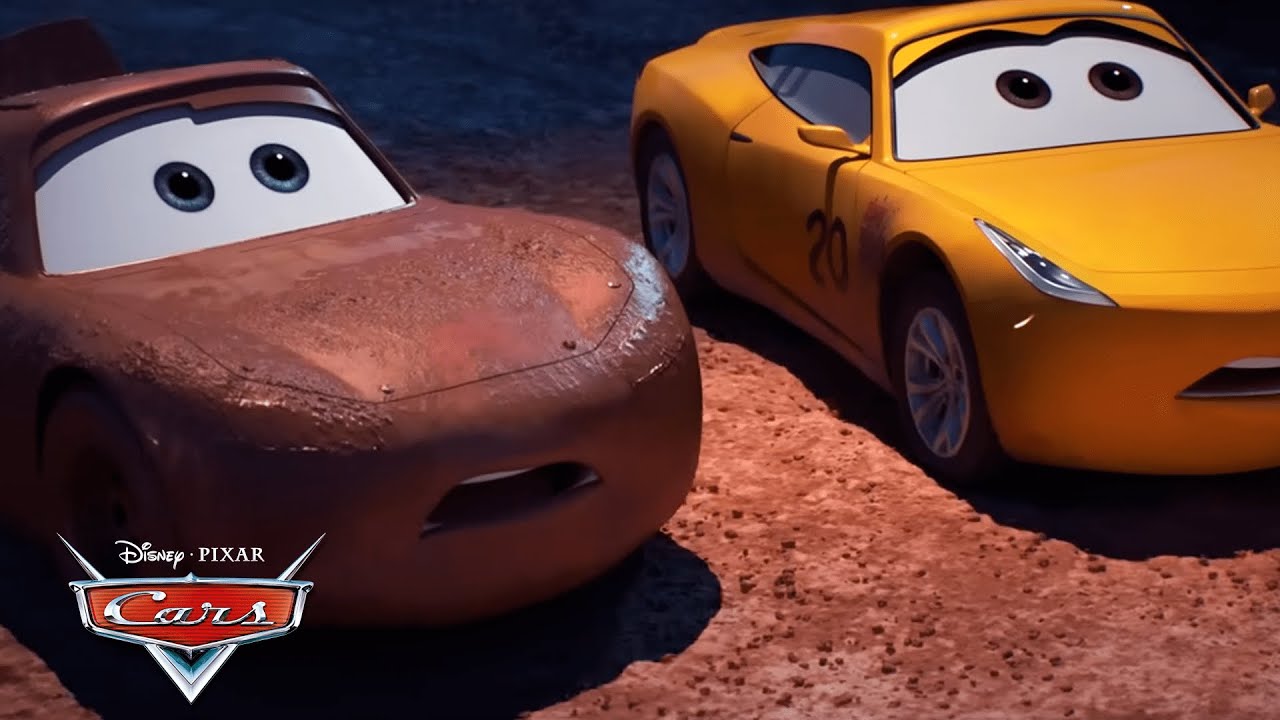 McQueen y Ramírez Compiten en Thunder Hollow | Cars 3 | Pixar Cars