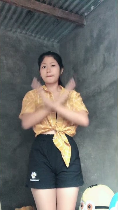 Tiktok cewek pakek celana ketat #Goyangengkol #Goyangleging #Goyang hot #ketat #tembem #shorts #hot