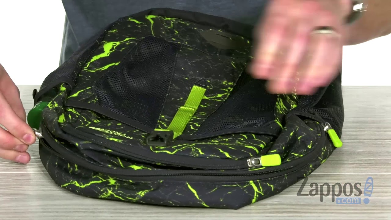 north face recon squash backpack