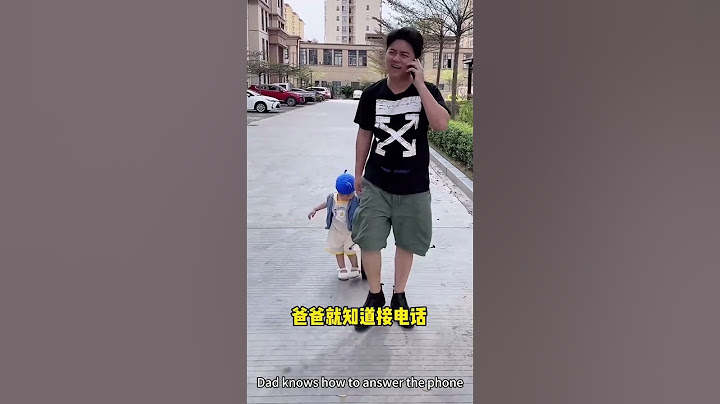 Dad Answered The Phone And Lost His Bag And His Daughter#cutebaby #funny#baby#babysitting#fatherlove