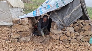 Rainy day in the mountains: building a bathroom for nomadic life