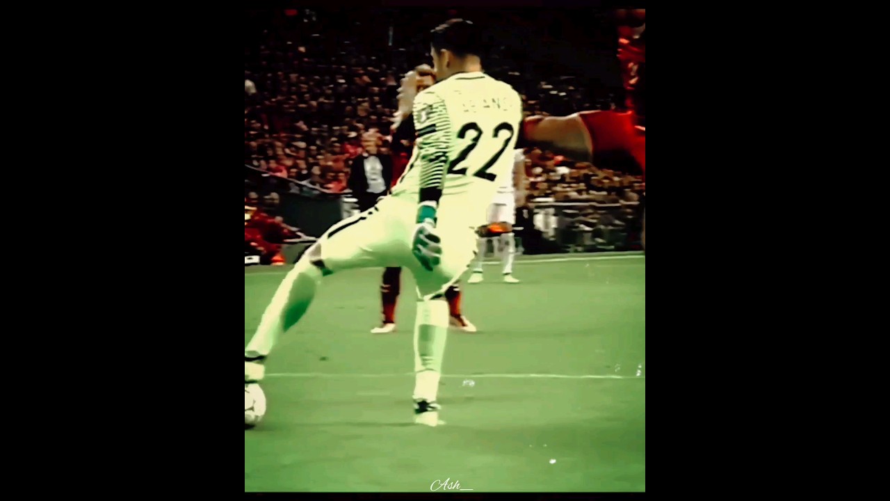 When Goalkeepers get bored..🔥❄⚽️ #viral #football #trending #ytshorts #cold #trendingshorts