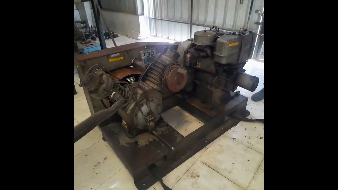 Compressor Air IR 30T with Lister ST2, 17.8 hp engine test run