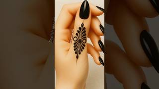Cute Finger Queen Mehndi Designs For Beginners