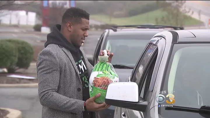 Rodney McLeod Gives Away 200 Thanksgiving Meals In...