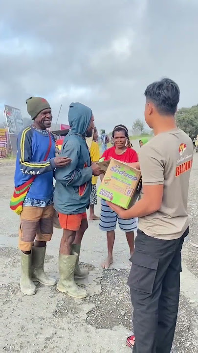 Berbagi Berkah Untuk Masyarakat Sekitar Papua