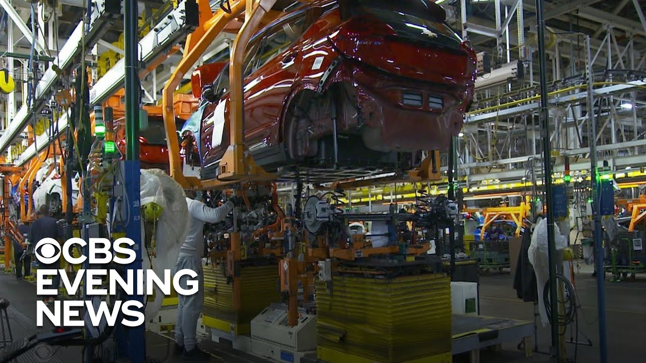 General Motors plans to spend billions on electric vehicles - CBS Evening News