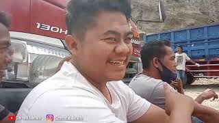 Pesona truk muat balok muat 13 batu besar 😱pejuang rupiah driver muda 2020