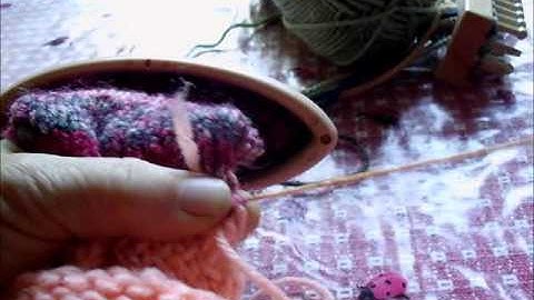 Loom Knitters Sockumentaries removing waste yarn or cast on rag from finished sock toe