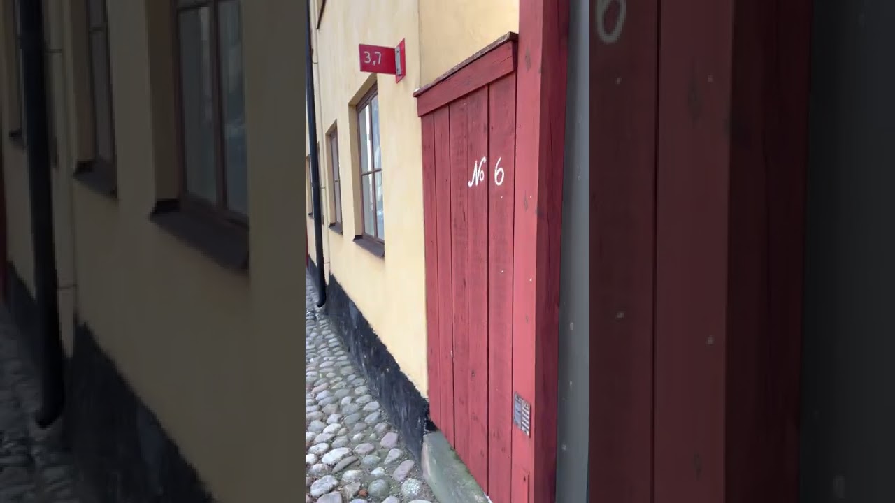 Walk On Globe: Enjoy a small virtual walk on Bastugatan in Stockholm