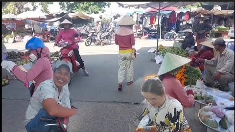 Chợ Tắc Cậu Kiên Giang nhộn nhịp thân thiện vui vẻ