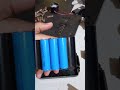 Abrindo bateria da parafusadeira Vonder PFV 012