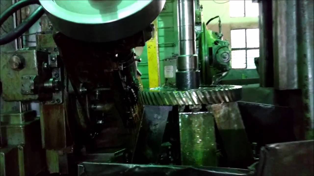 How To Helical Gear Teeth Cutting On "HOBBING MACHINE" YouTube