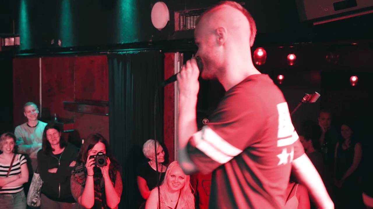 SKRIIVAA KU RIIVAA: MC Kajo vs Tiia  (Promo Battle)