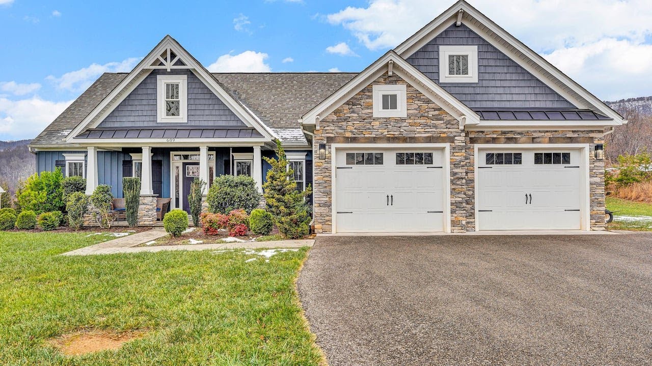 689 Ambler Ln, Salem, VA
