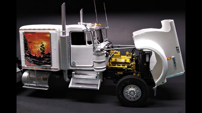 AMT Skill 3 Model Kit Tyrone Malone's Kenworth Custom Drag Truck 1/25 Scale Model