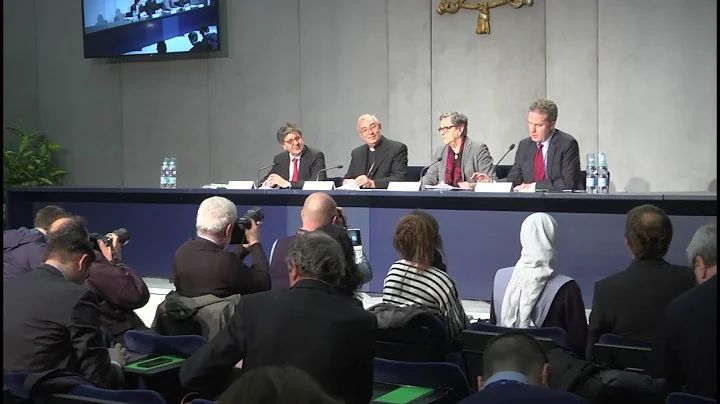 Greg Burke: Pope's new document speaks of holiness...