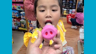 🍬🐽📖 Muội đi siêu thị, nhà sách thấy kẹo mũi heo mới 💞🐷 Xí Mụi Food Tập 965