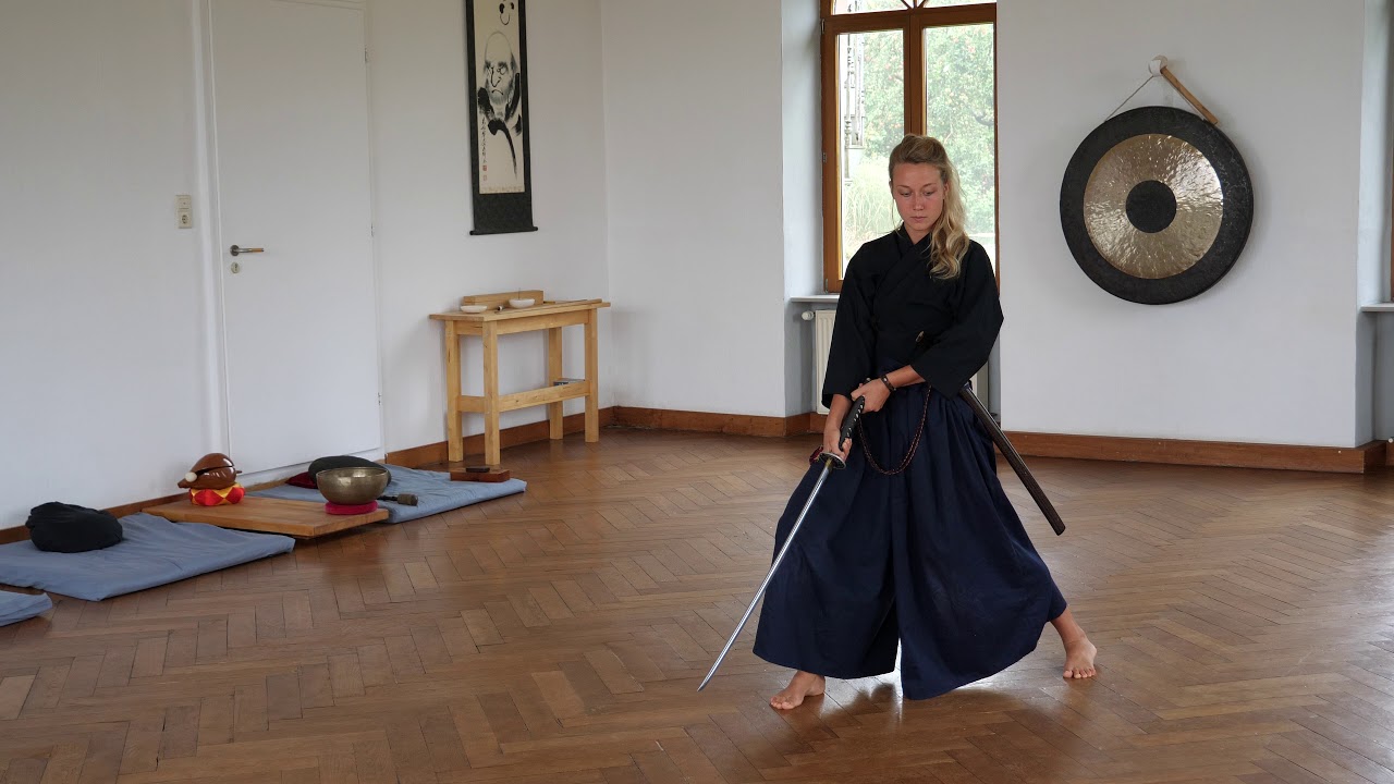 Muso Shinden Ryu Iaido (Omori Ryu) Kata "Junto"