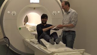 Tomás get a MRI brain scan