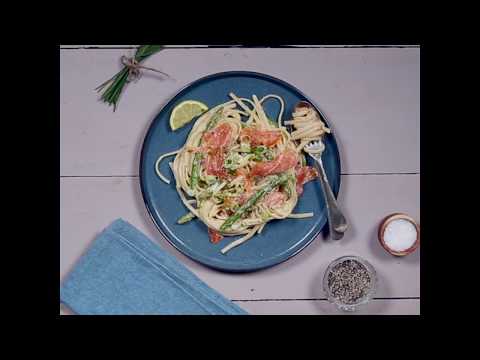 lidl-deluxe-smoked-salmon-and-asparagus-linguine-with-lemon-cream