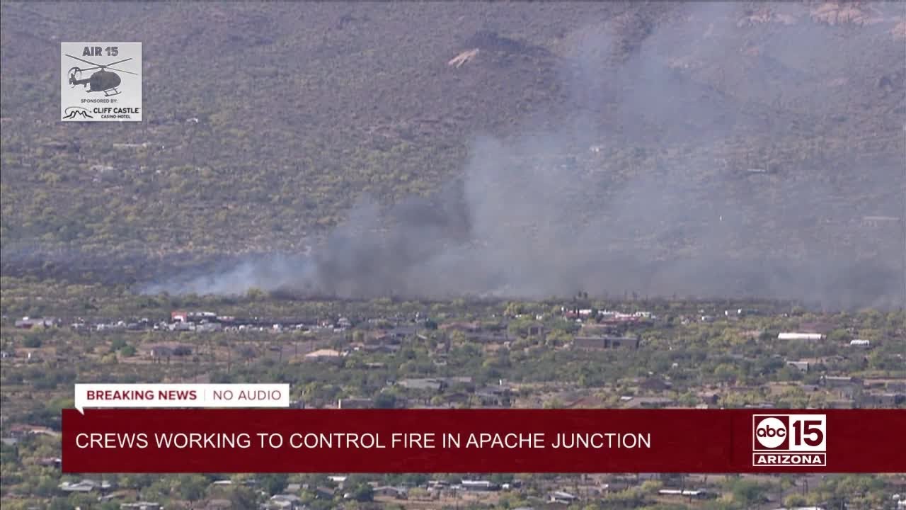 Large brush fire threatens homes in Apache Junction - YouTube