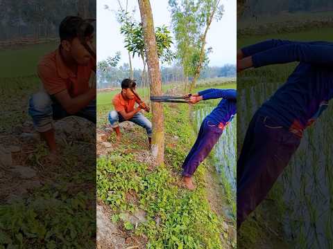 The man is cutting from behind.#villagefunny520 #shorts #funny #comedy #viralvideo #trending