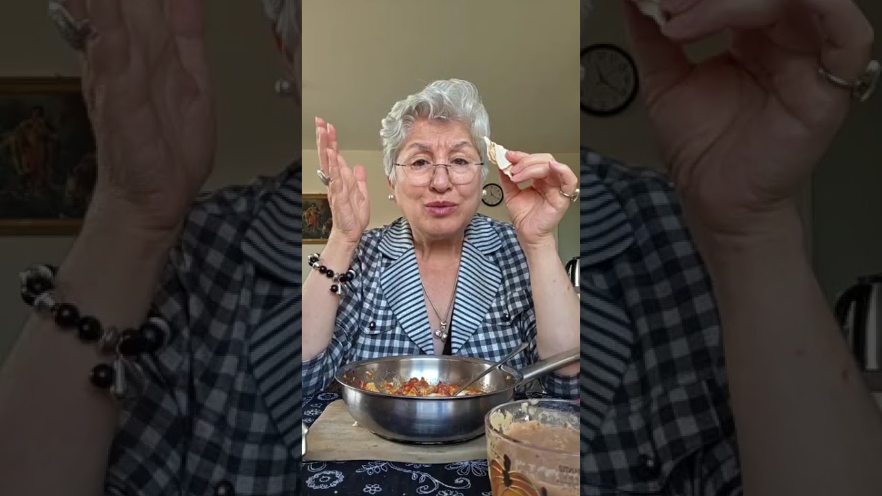 صبحانه ناهار امروز با شما 💕 املت با نون عربی ، شیرموزسیب،  پرتقال با دِلار،  چای با معجون🍳🍲🫓🍅🍌🍎🍏☕️🫖