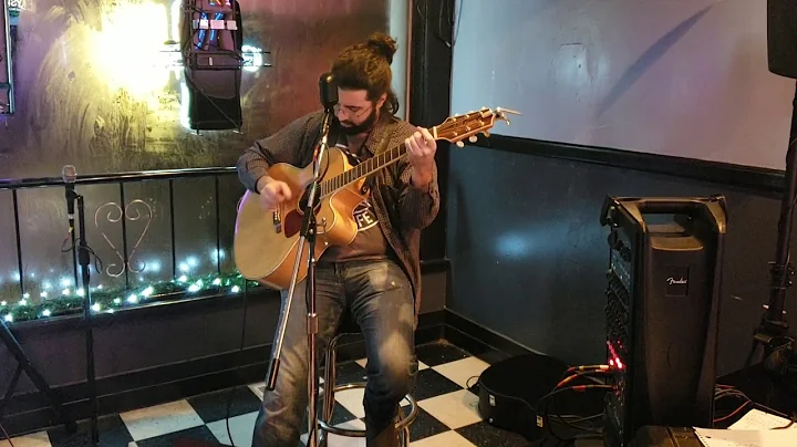 Ground Control To Major Tom (Bowie cover) - Russel...